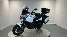 Honda NT1100 Manual (22 Model Year)